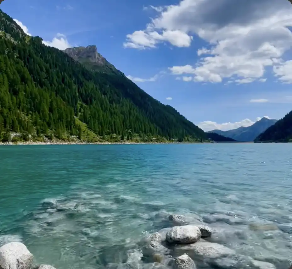 Neves Lake
